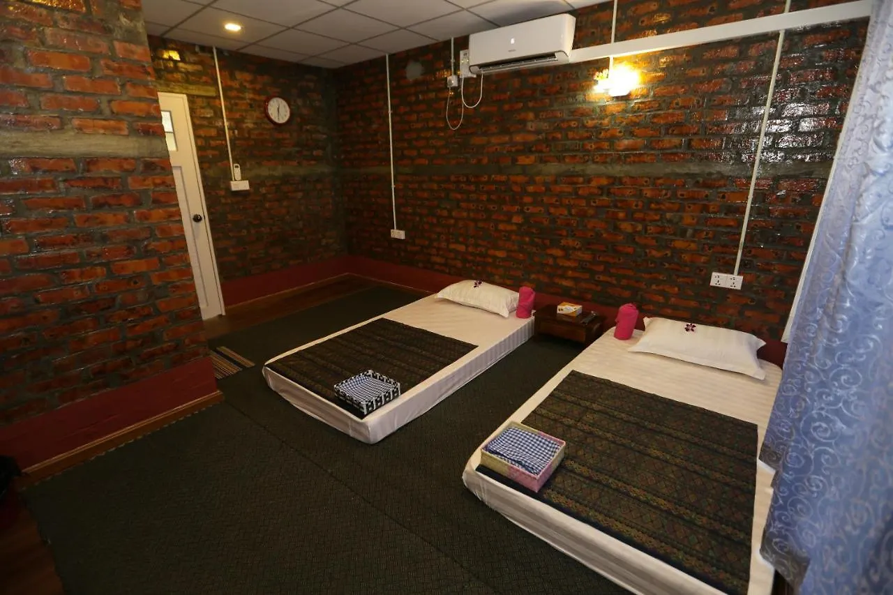 Grand Garden Hotel Yangon 3*,